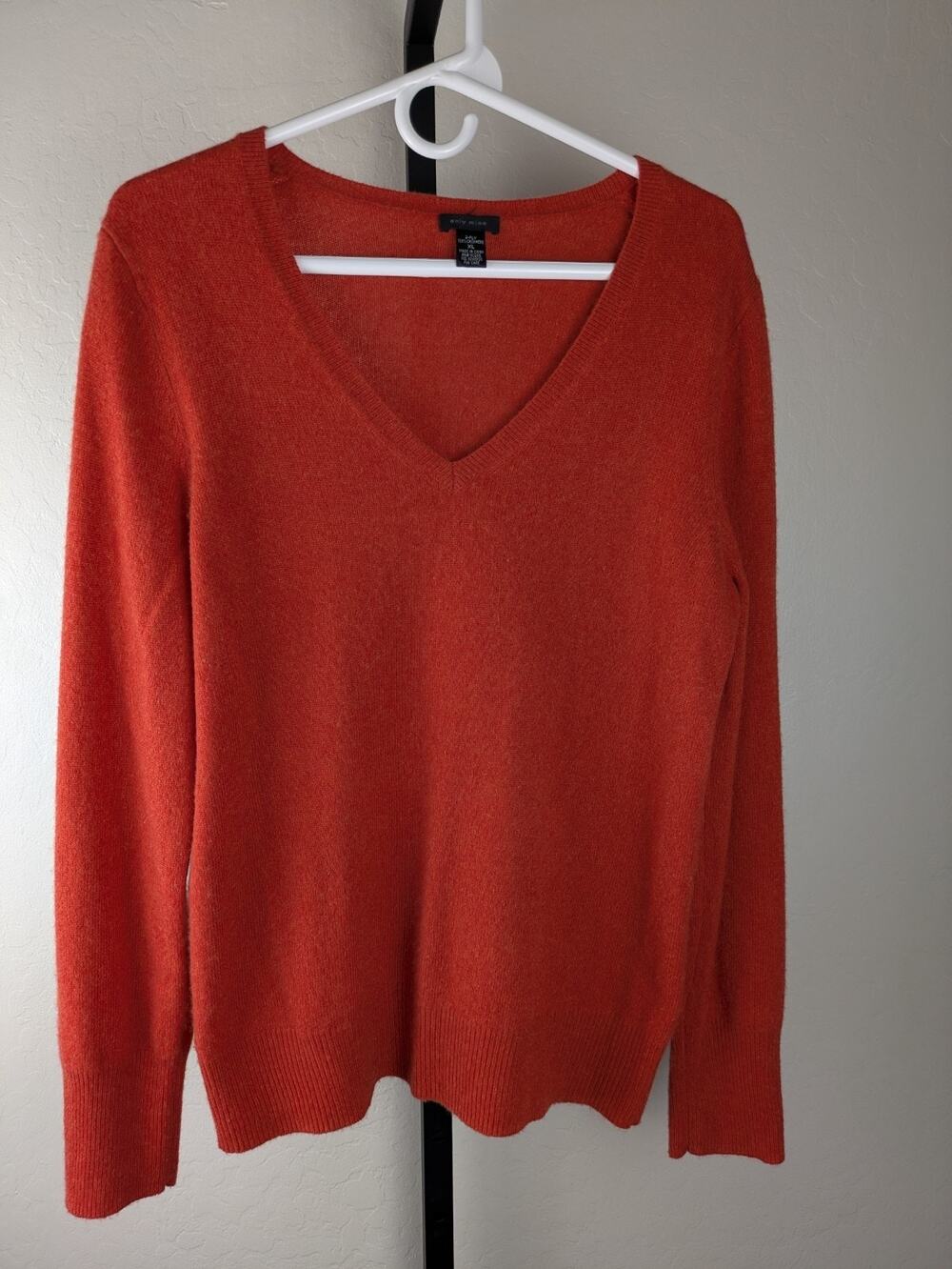 Only Mine orange 100% Cashmere V-Neck Long Sleeve Pullover Sweater HOLE READ